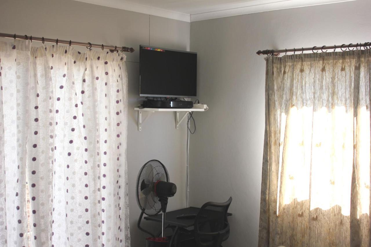 Coco Palm Bed & Breakfast Windhoek Exterior foto